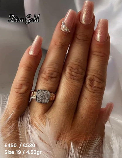 Gold 585 ring with zircon stones. Size 19