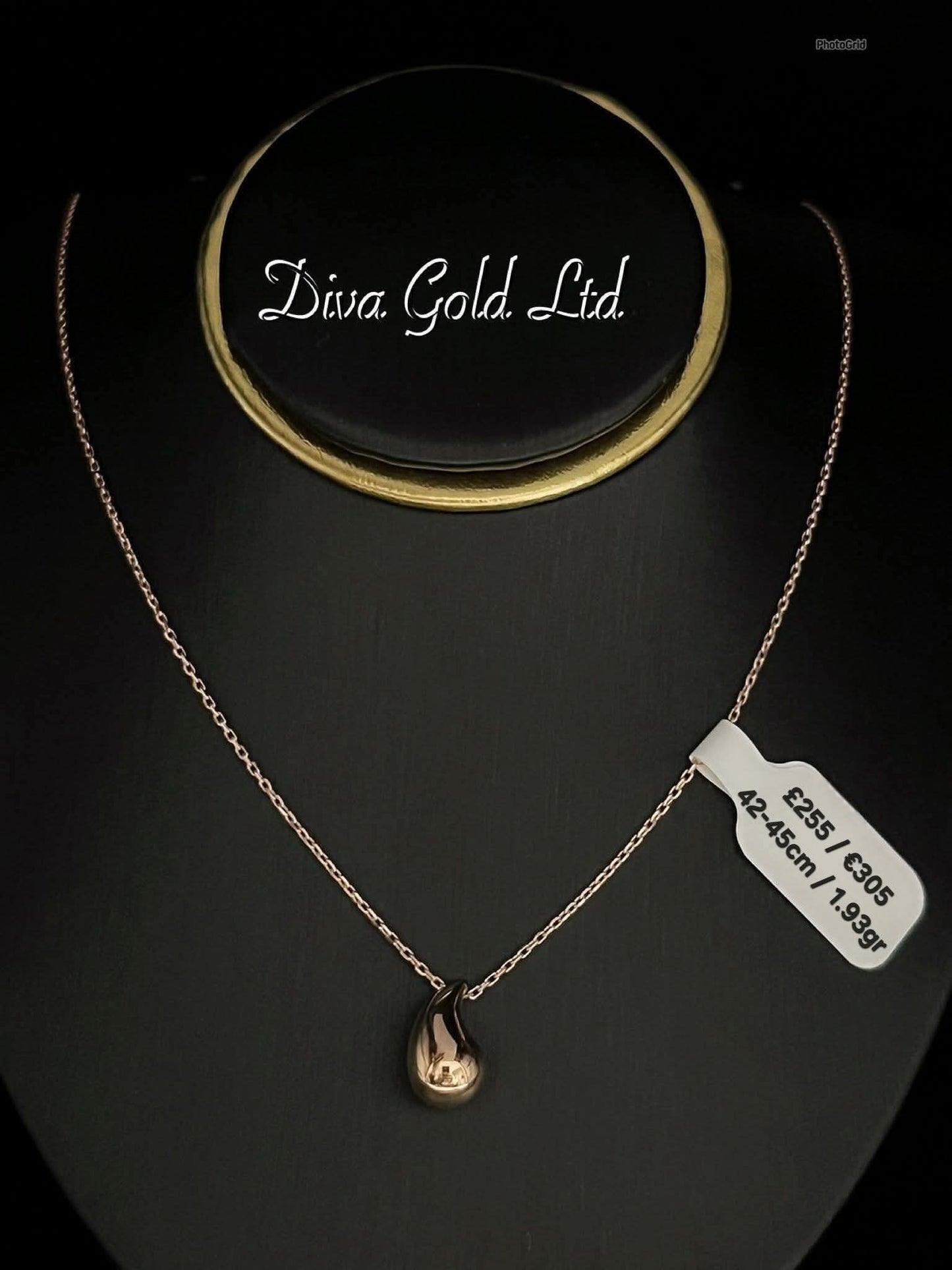 Gold Chain with drop pendant. 42-45cm