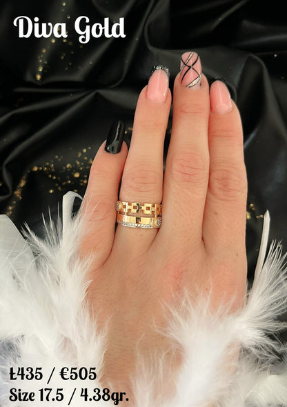 Gold ring. Size 17.5