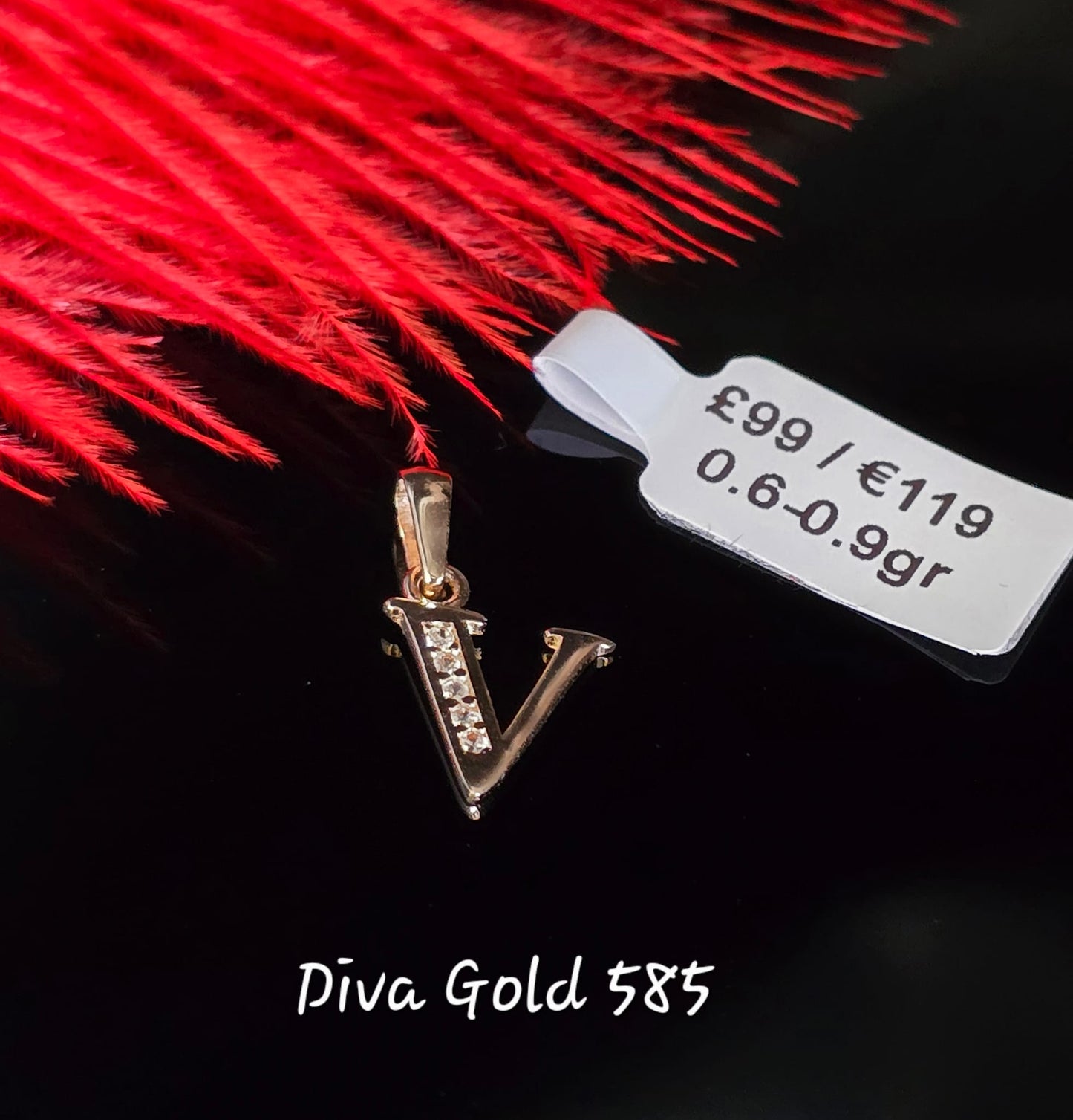 585 Gold Letter V