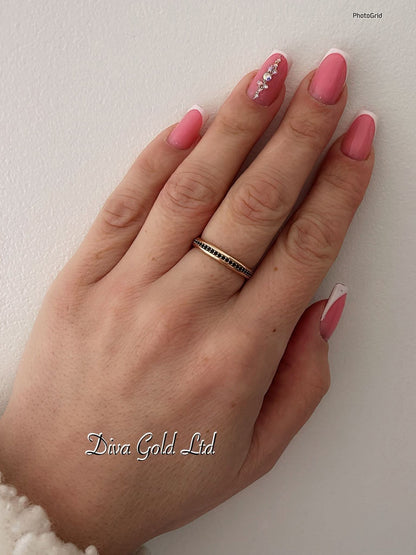Gold women ring with black zircon stones. Size 18.5