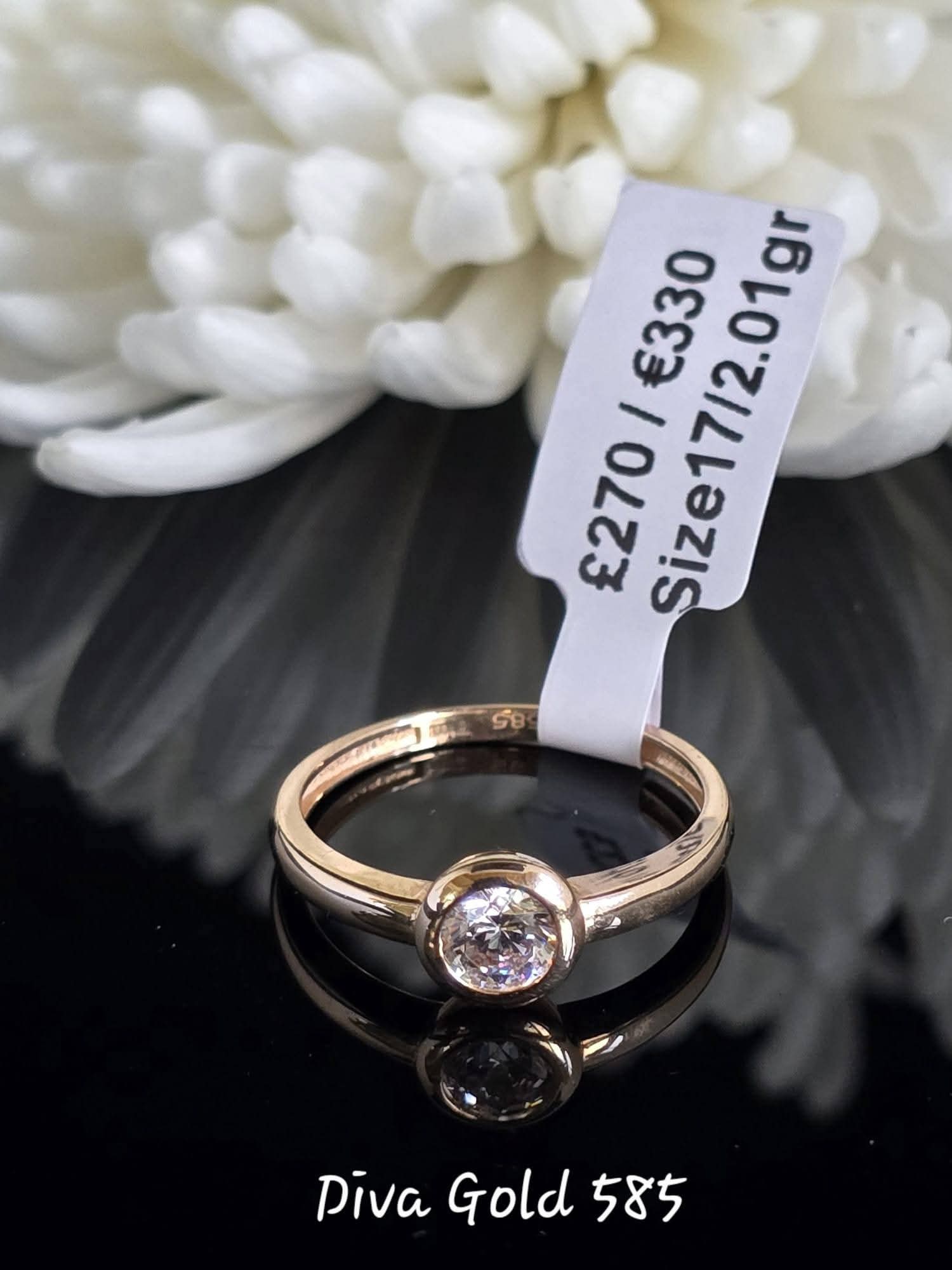 Gold women ring.Size 17