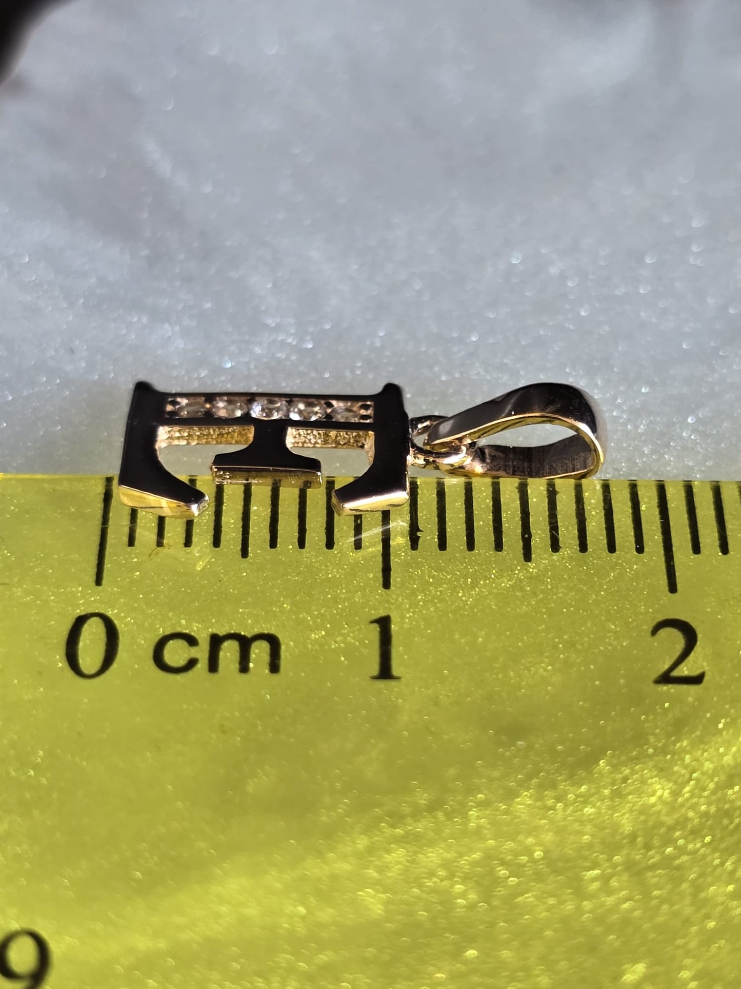 585 Gold Letter E