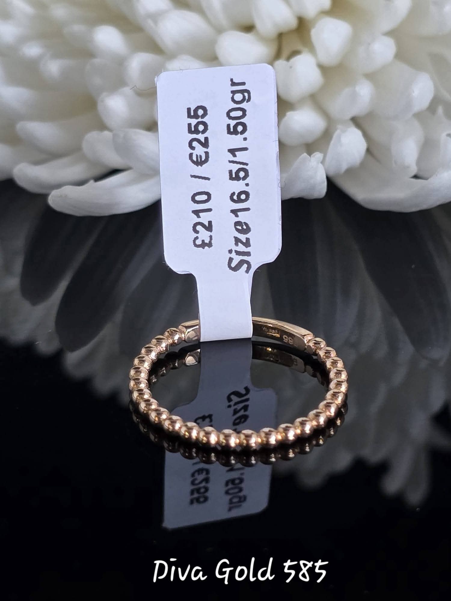 Gold women ring.Size 16.5