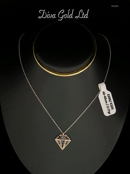 Gold Chain with pendant. 42-45cm