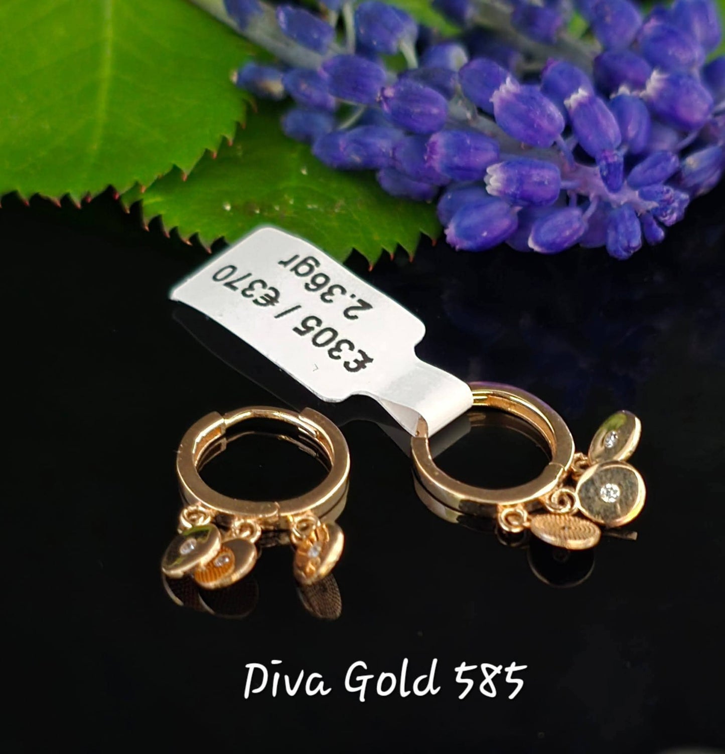585 Gold earrings. 2.36gr