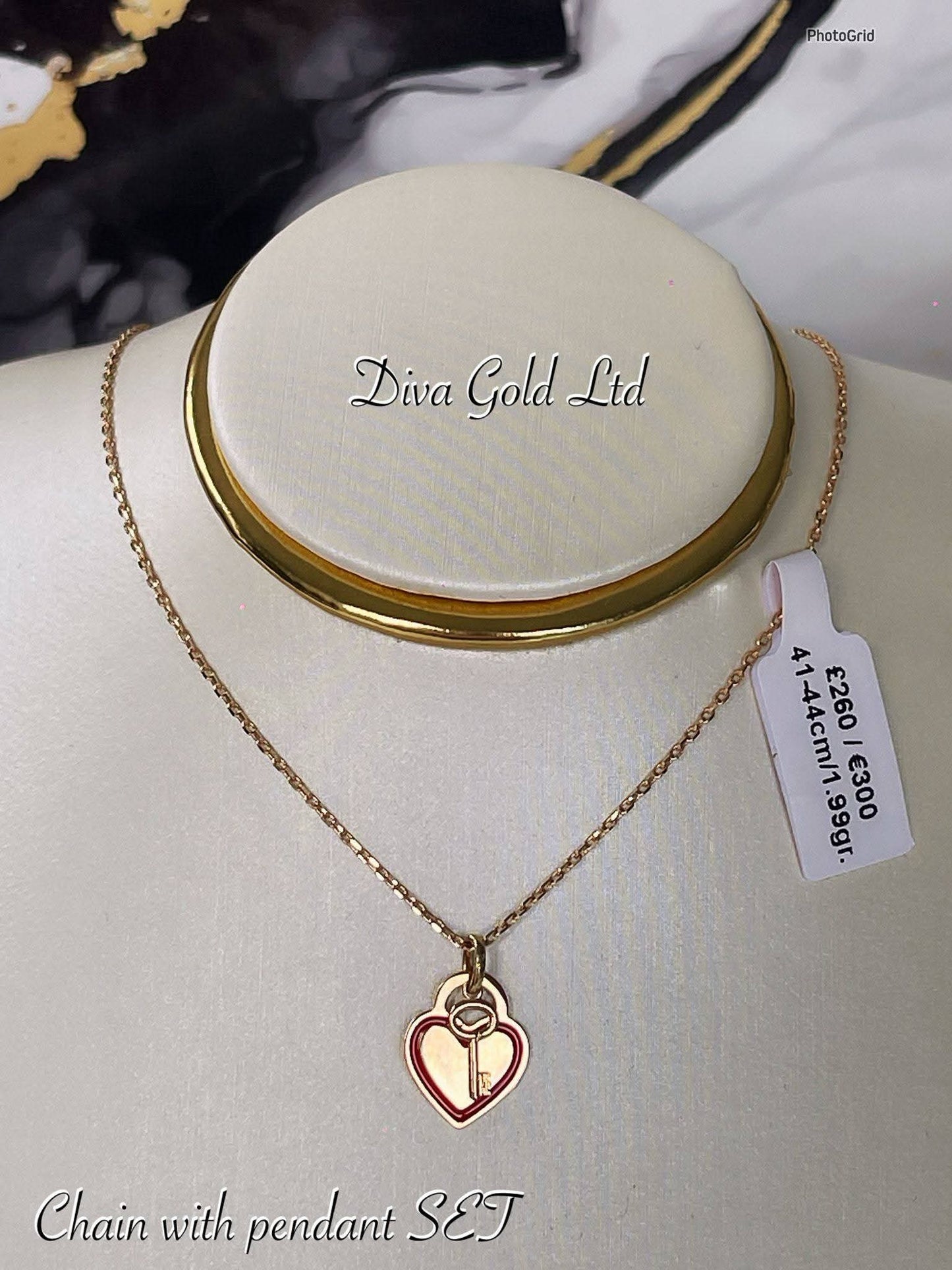 Gold Chain with heat & key pendants. 41-44cm
