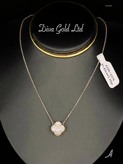 Gold chain with white clover pendants. 41-43cm