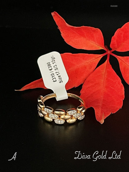 Gold ring. Size 17.5