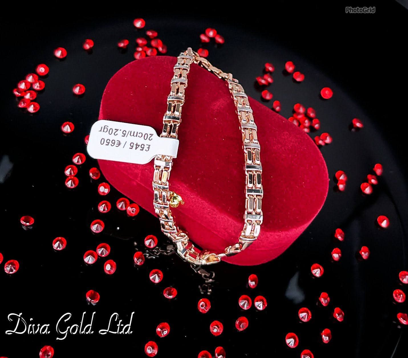 Gold bracelet with white gold details. 20cm