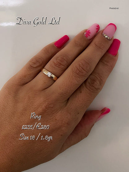 585 Gold ring. Size 18