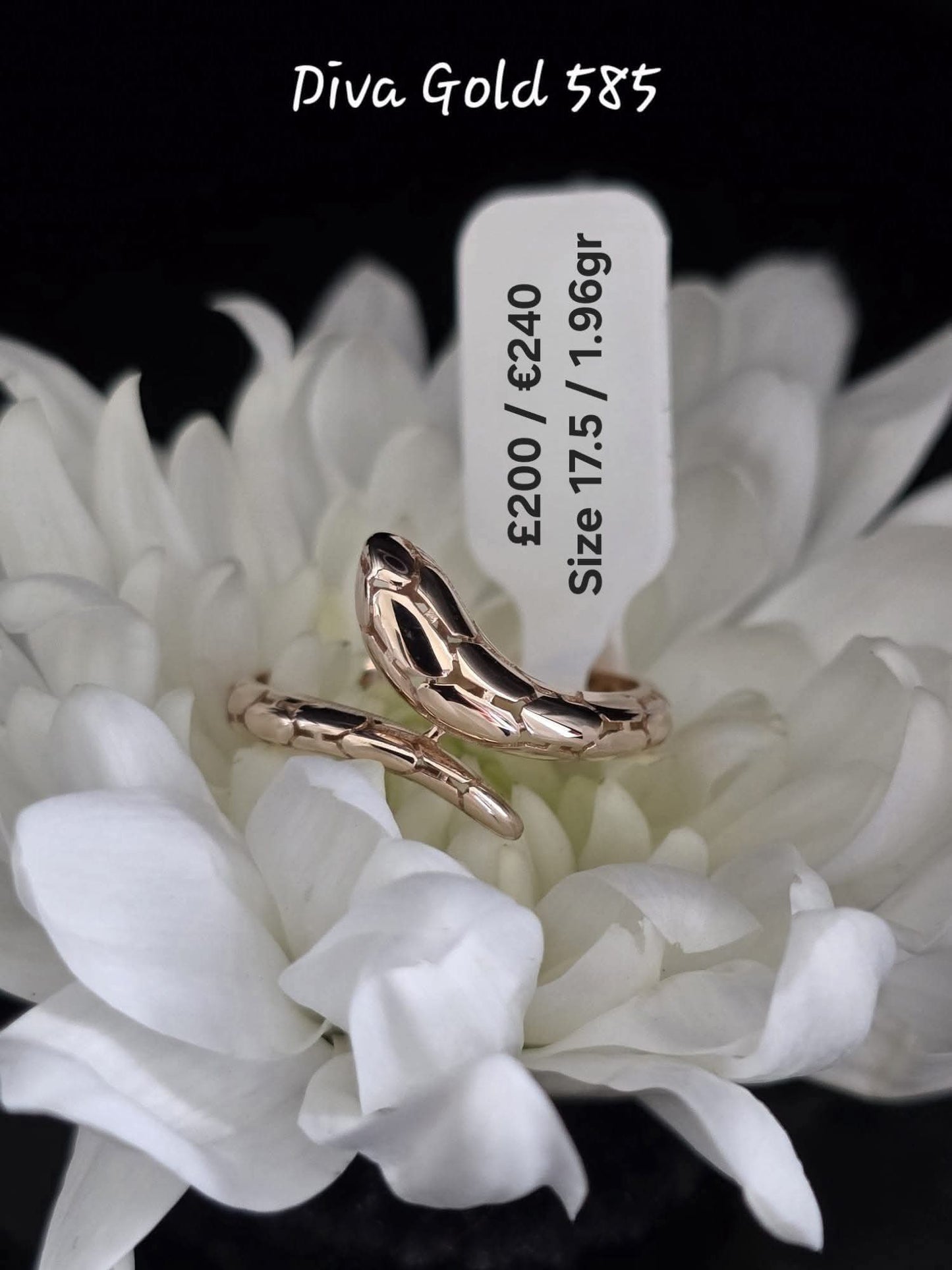 Gold snake ring. Size 17.5