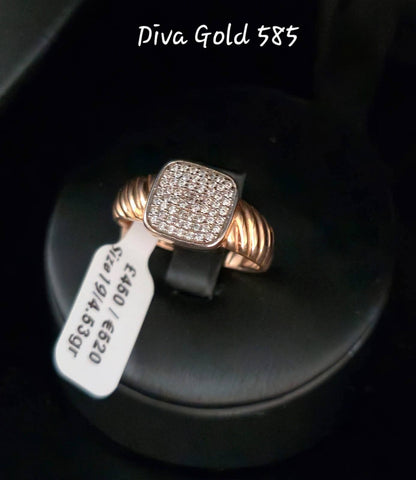 Gold 585 ring with zircon stones. Size 19