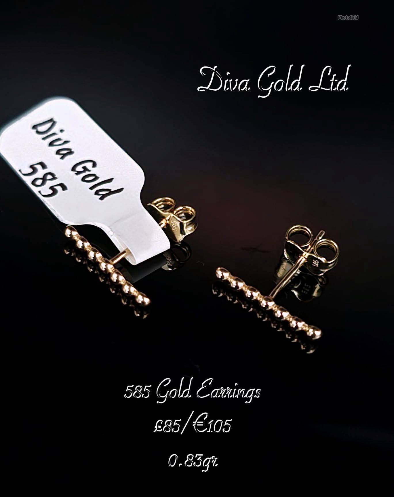 Gold 585 studs earrings.