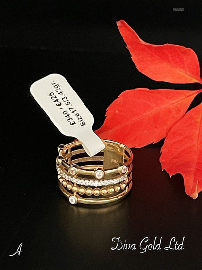 Gold ring. Size 17.5