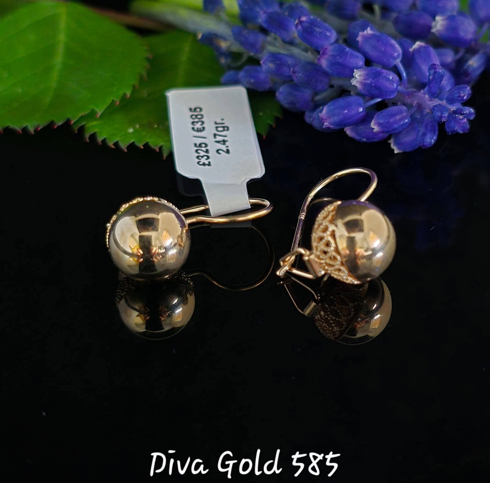 585 Gold earrings. 2.47gr