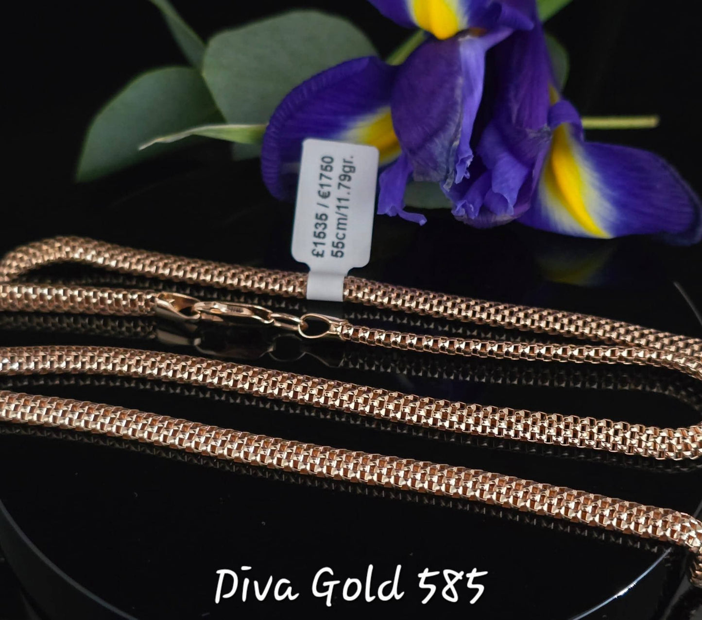 585 Gold chain 55cm. 11.79gr