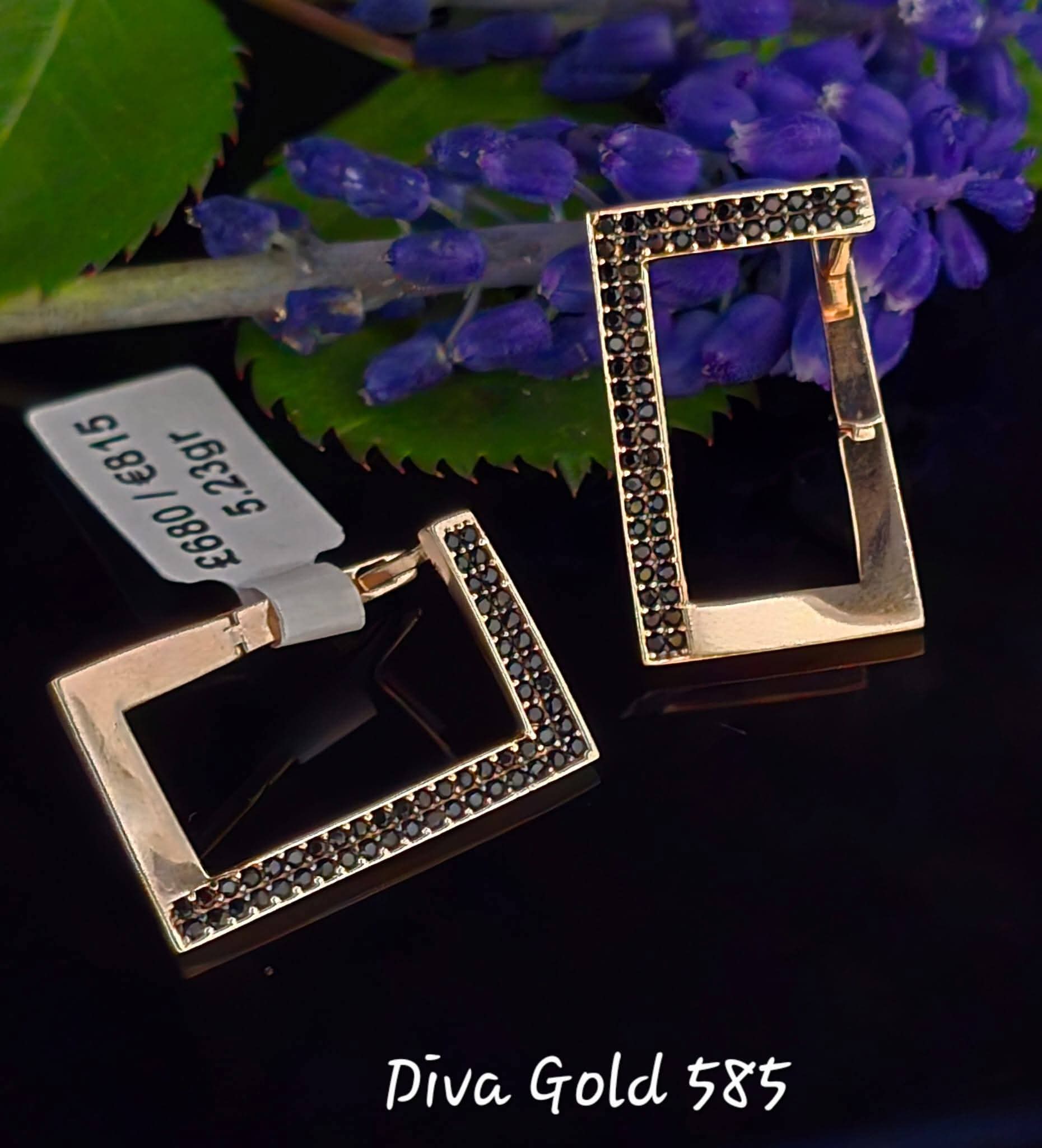 585 Gold earrings. 5.23gr