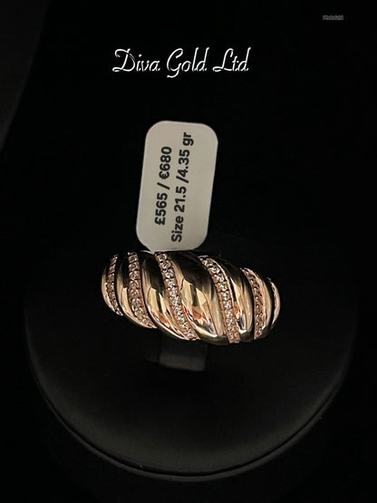 Gold women Ring with zircon stones. Size 21.5