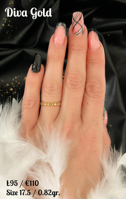 Gold ring. Size 17.5