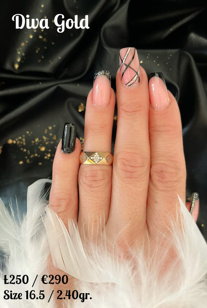 Gold ring. Size 16.5