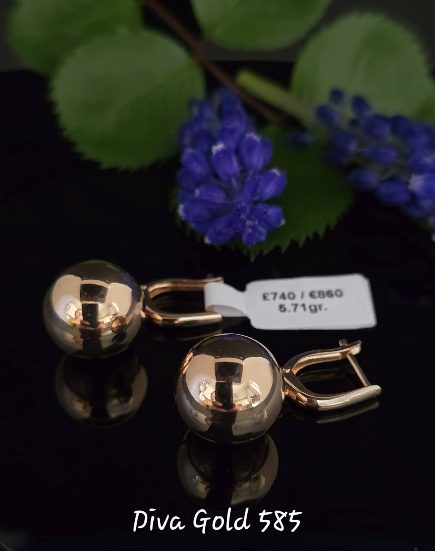 585 Gold earrings. 5.71gr