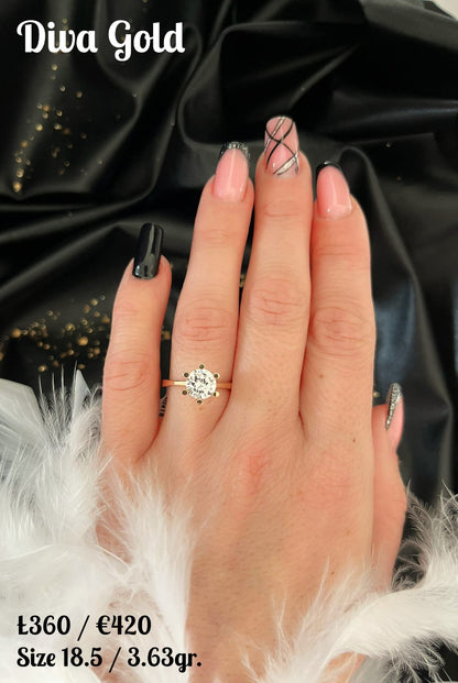 Gold ring. Size 18.5