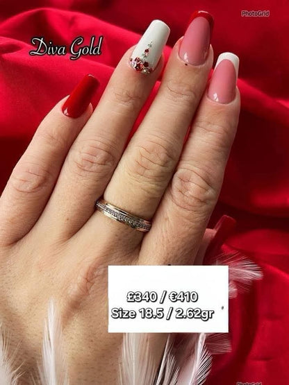 Gold women Ring with zircon stones. Size 18.5