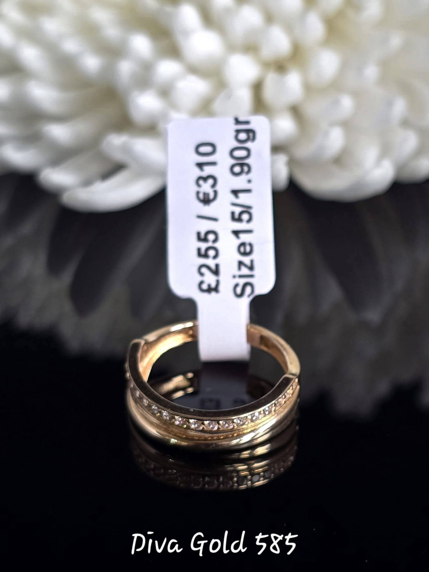 Gold women ring.Size 15