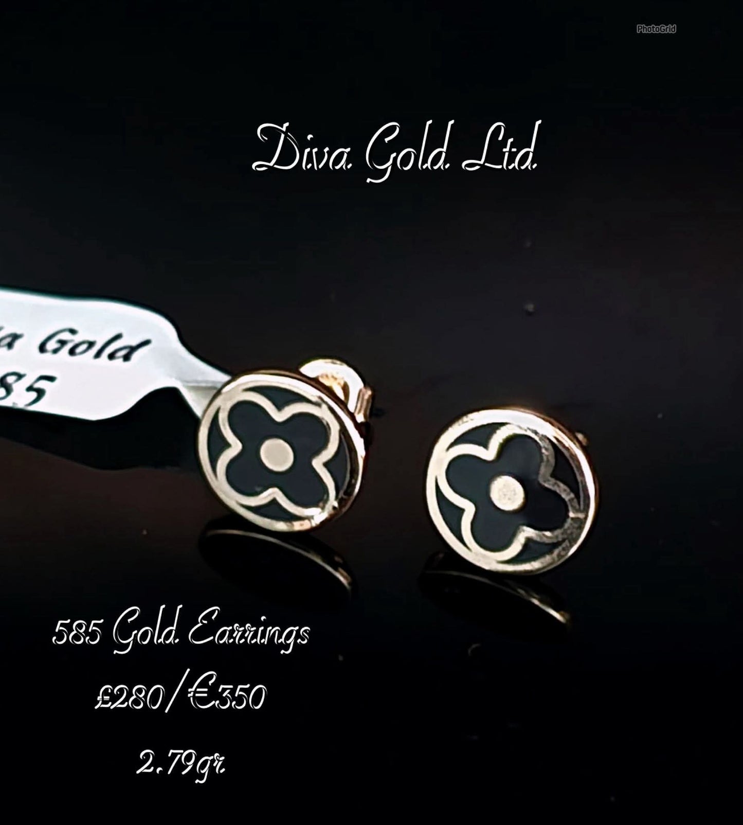 Gold 585 studs earrings.
