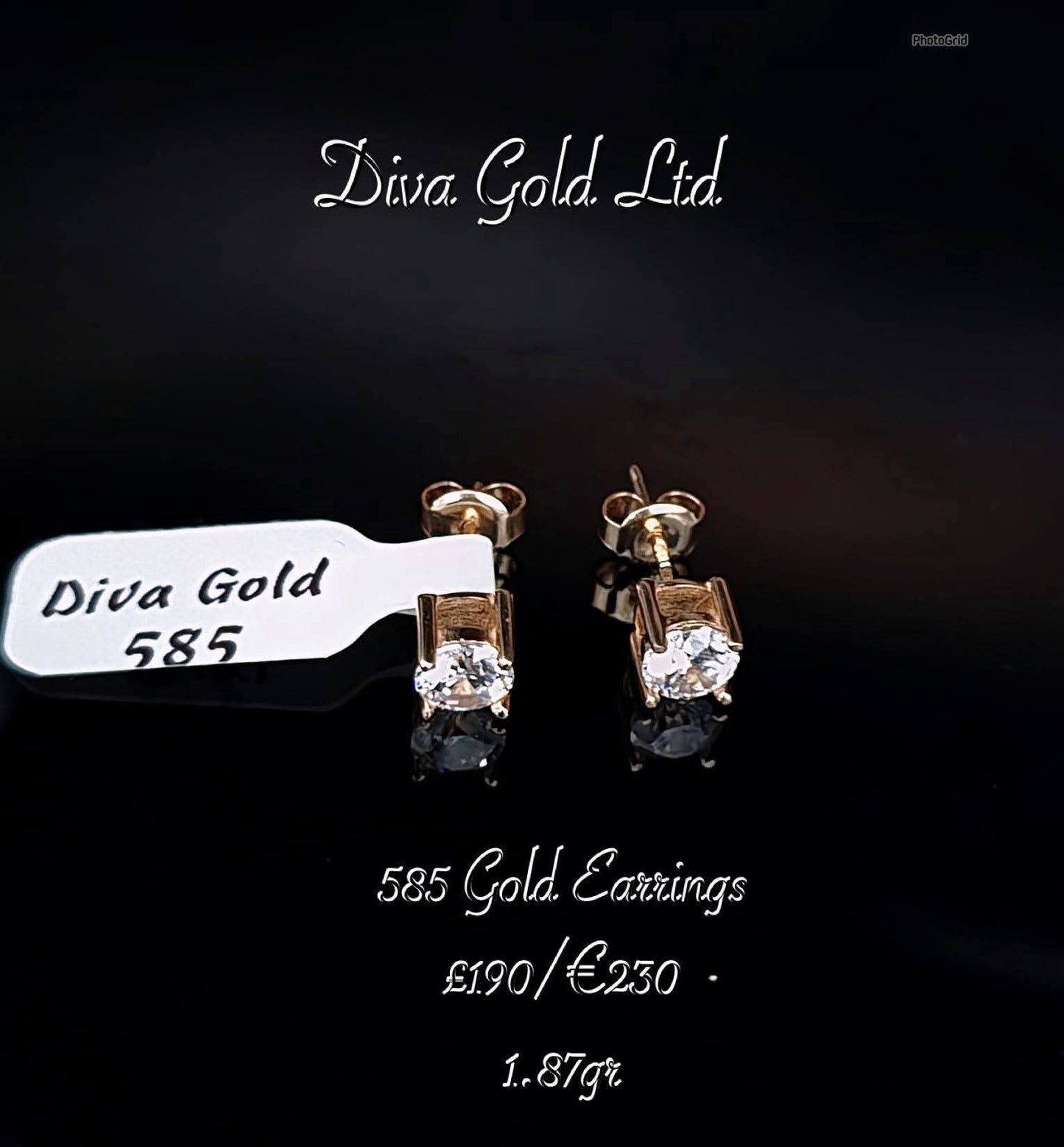 Gold 585 studs earrings.
