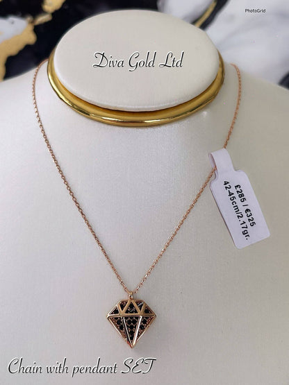 Gold Chain with pendant. 42-45cm