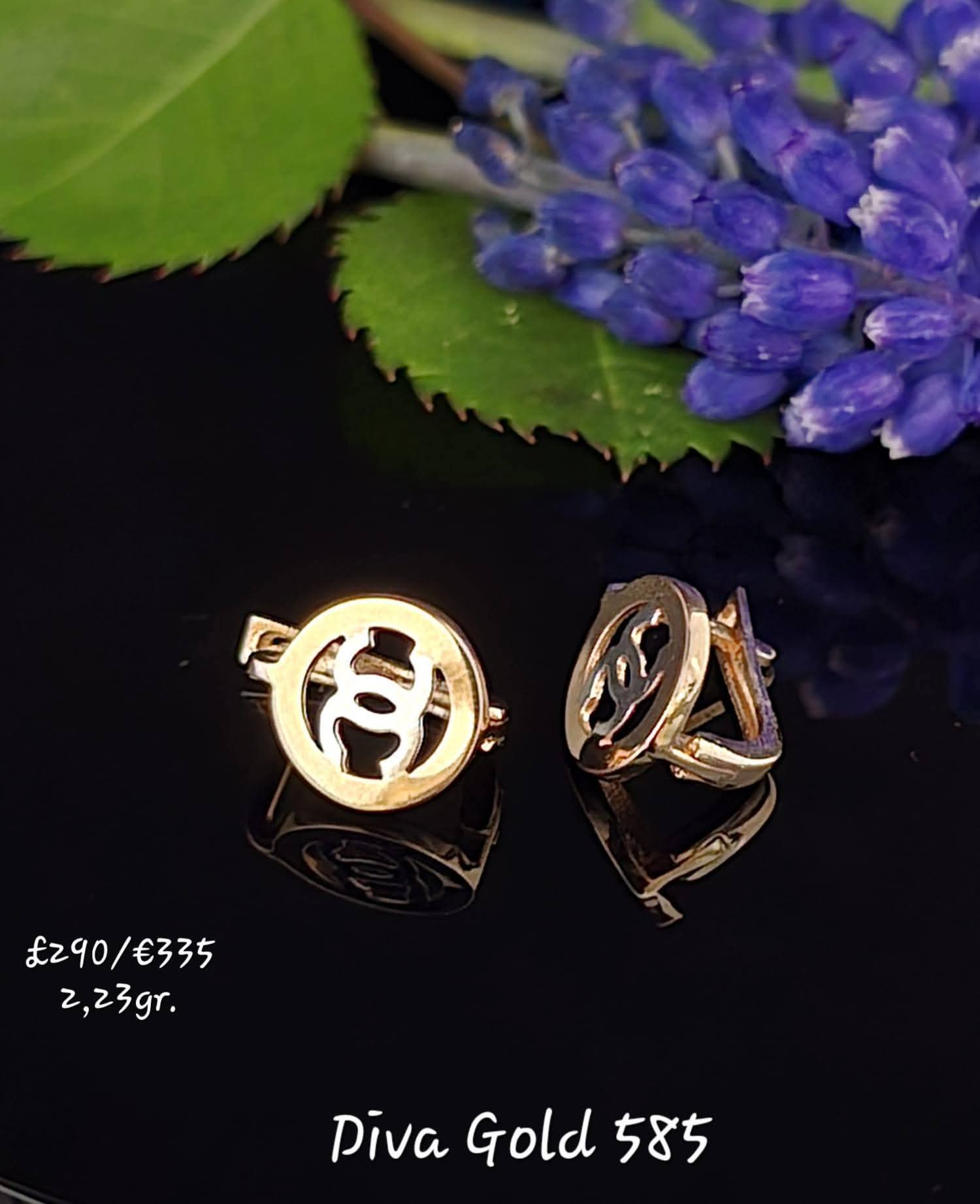 585 Gold chanel earrings. 2.23gr