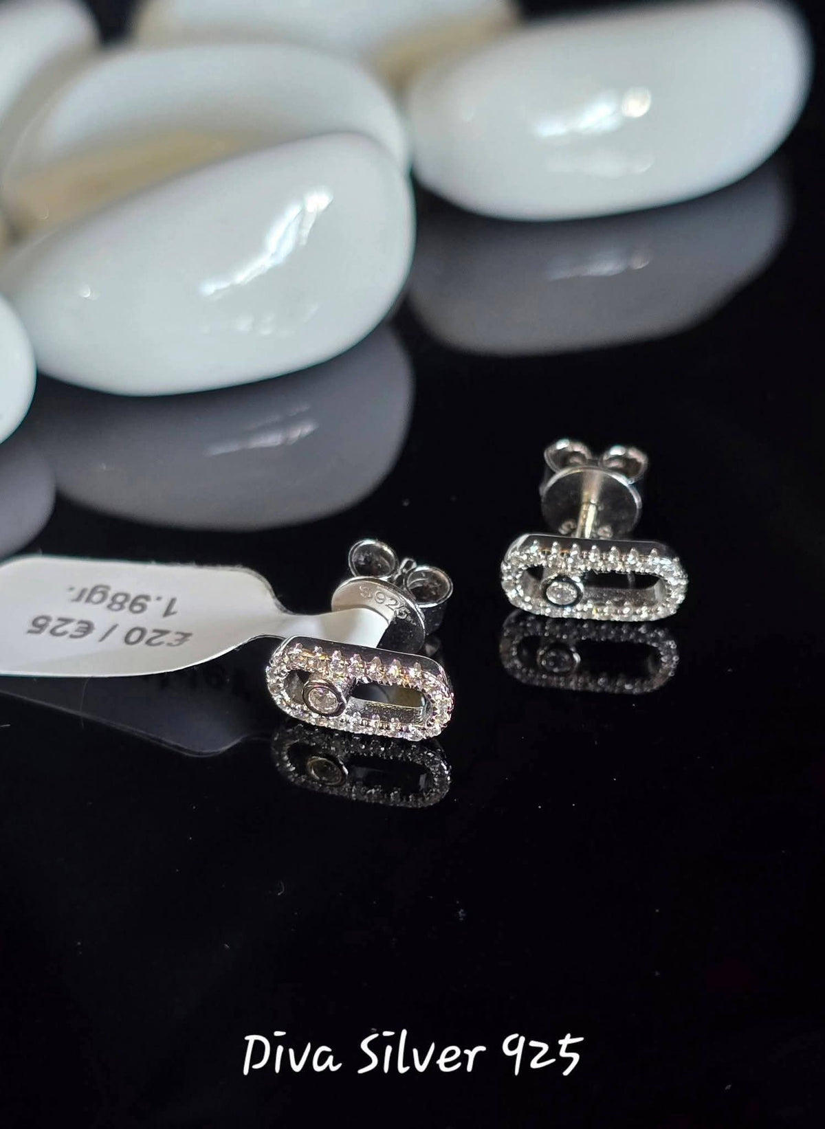 Sterling Silver Sttuning Women Stud Earrings