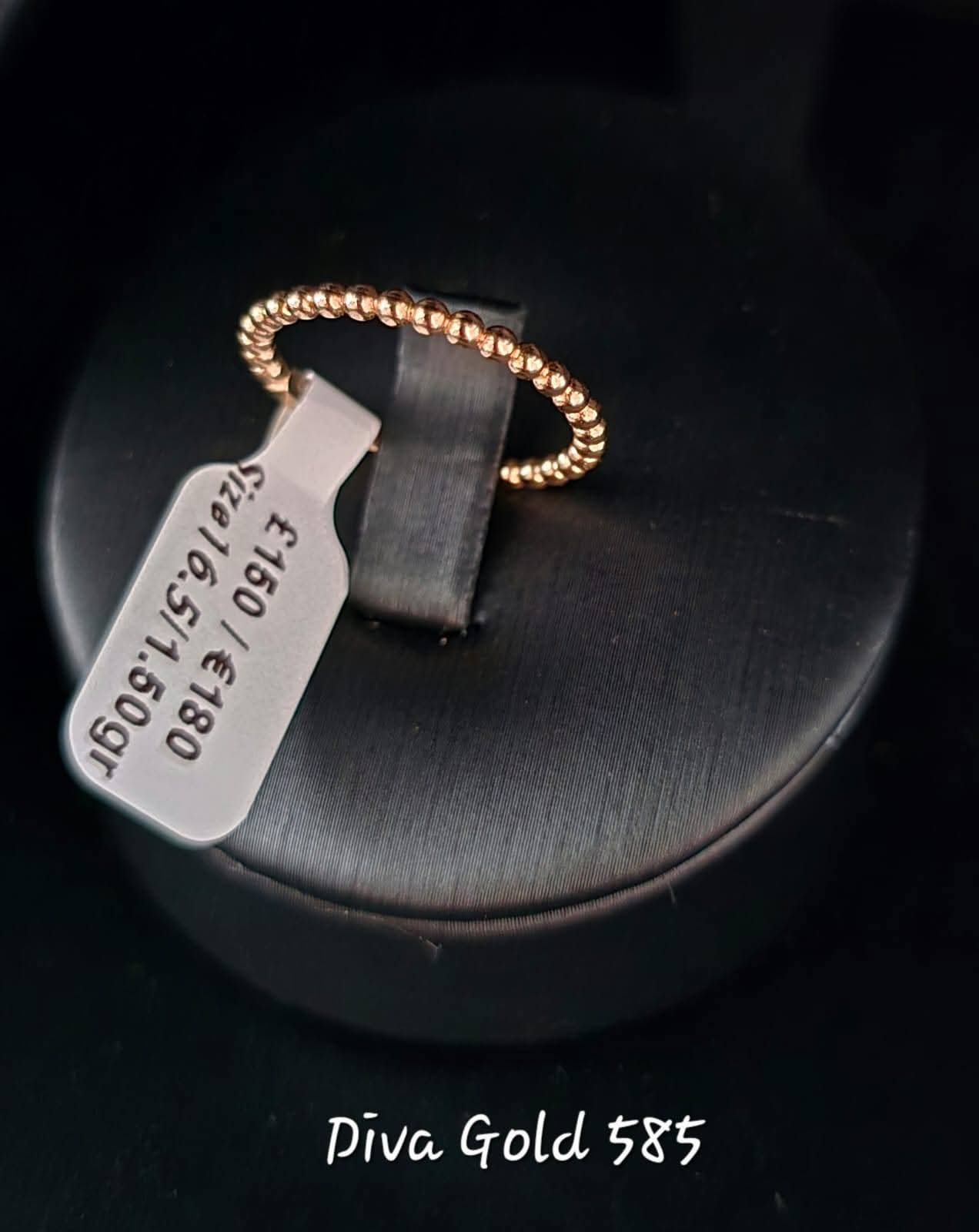 Gold ring. Size 16.5