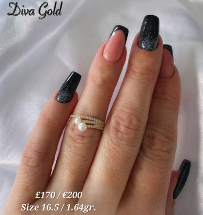 Gold ring with zircon stones & pearl. Size 16.5