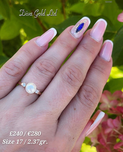 Gold ring with pearl. Size 17