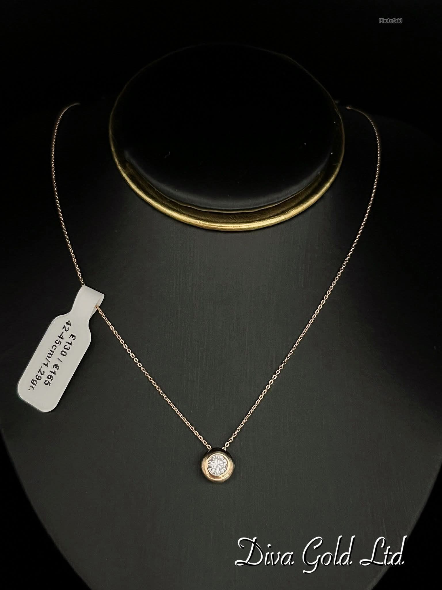 Gold chain with pendant zircon stone. 42-45cm