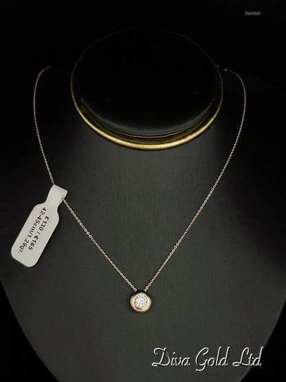 Gold chain with pendant zircon stone. 42-45cm