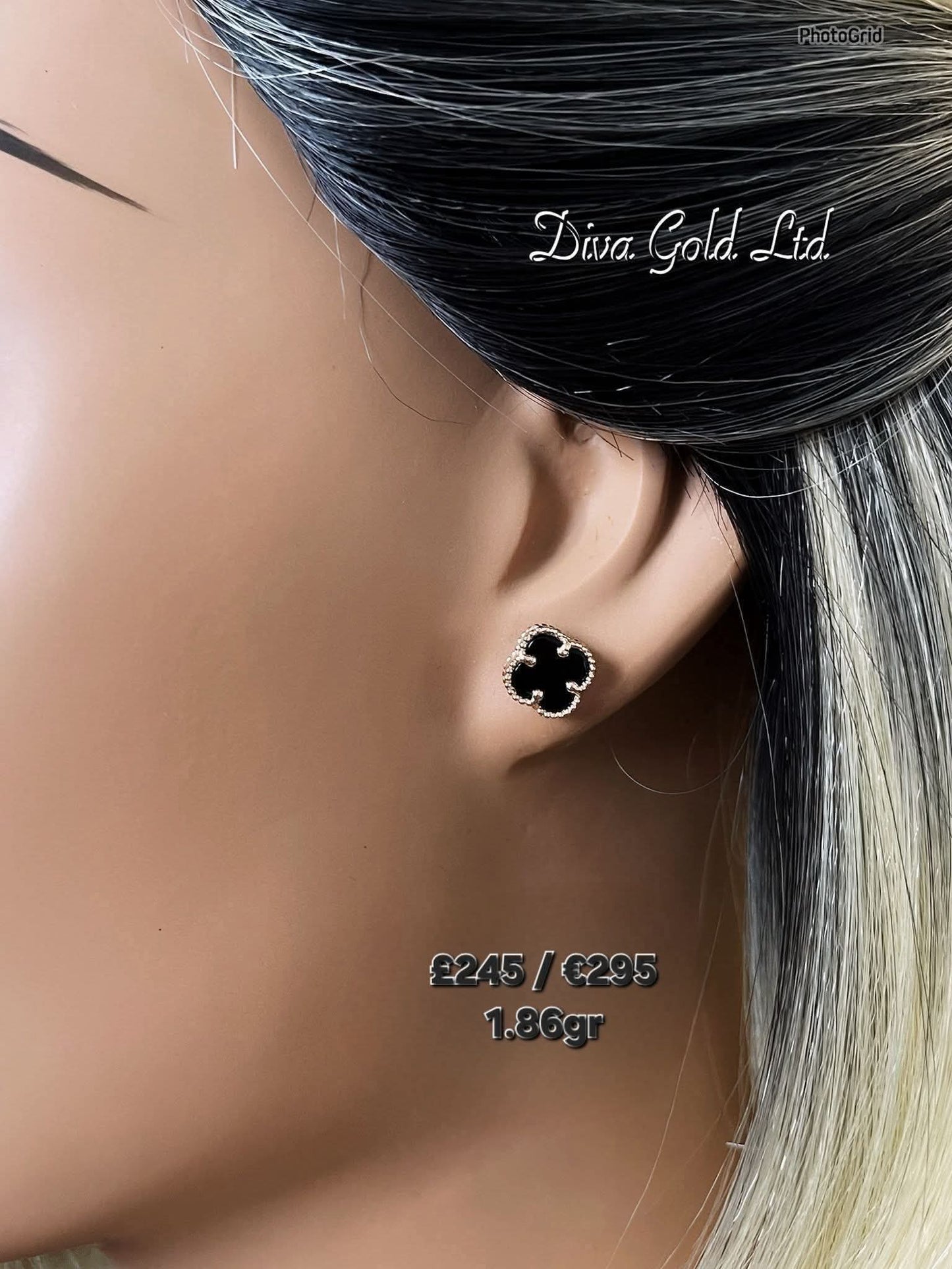 Stud black clover gold earrings.