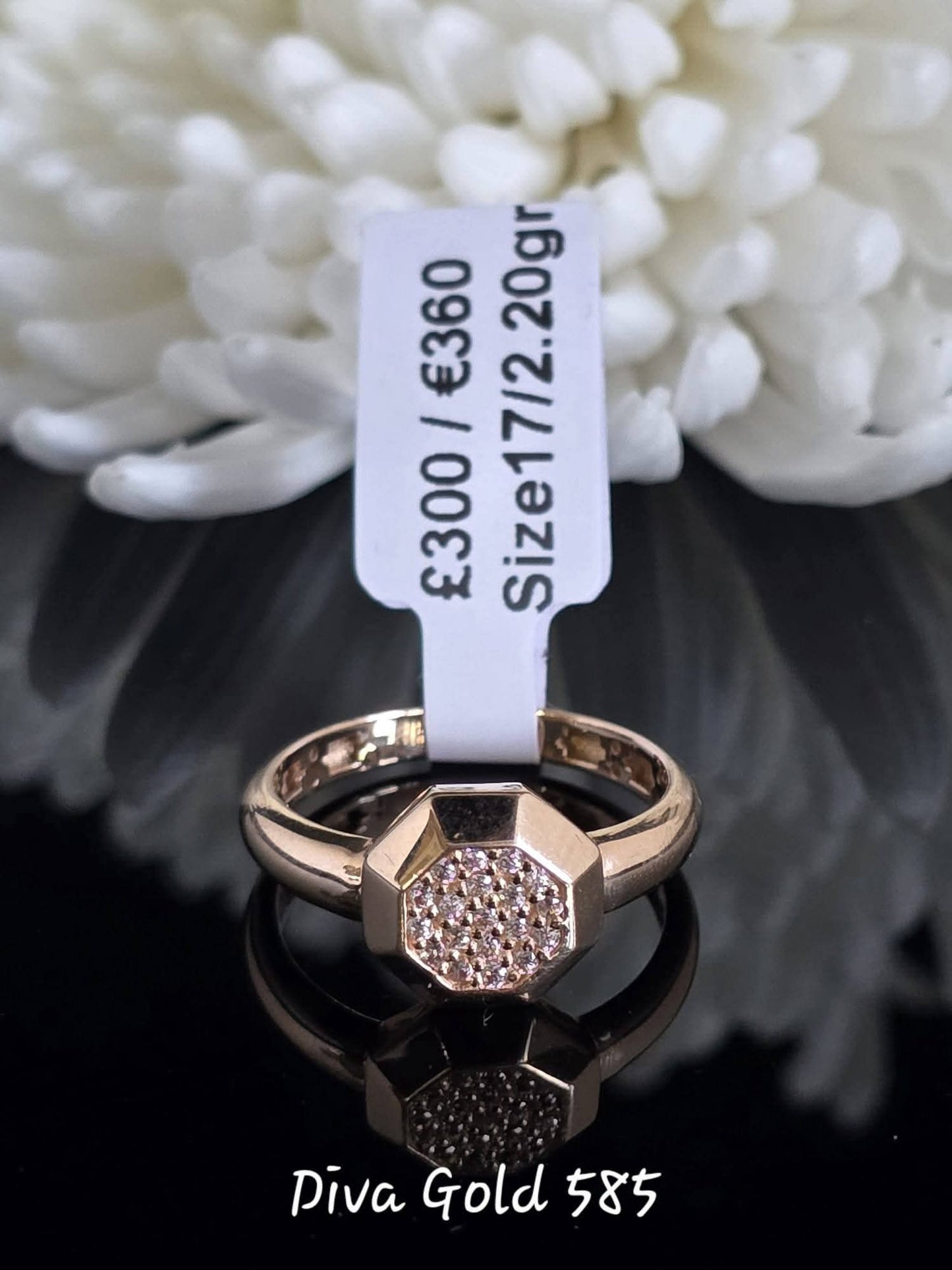Gold women ring.Size 17
