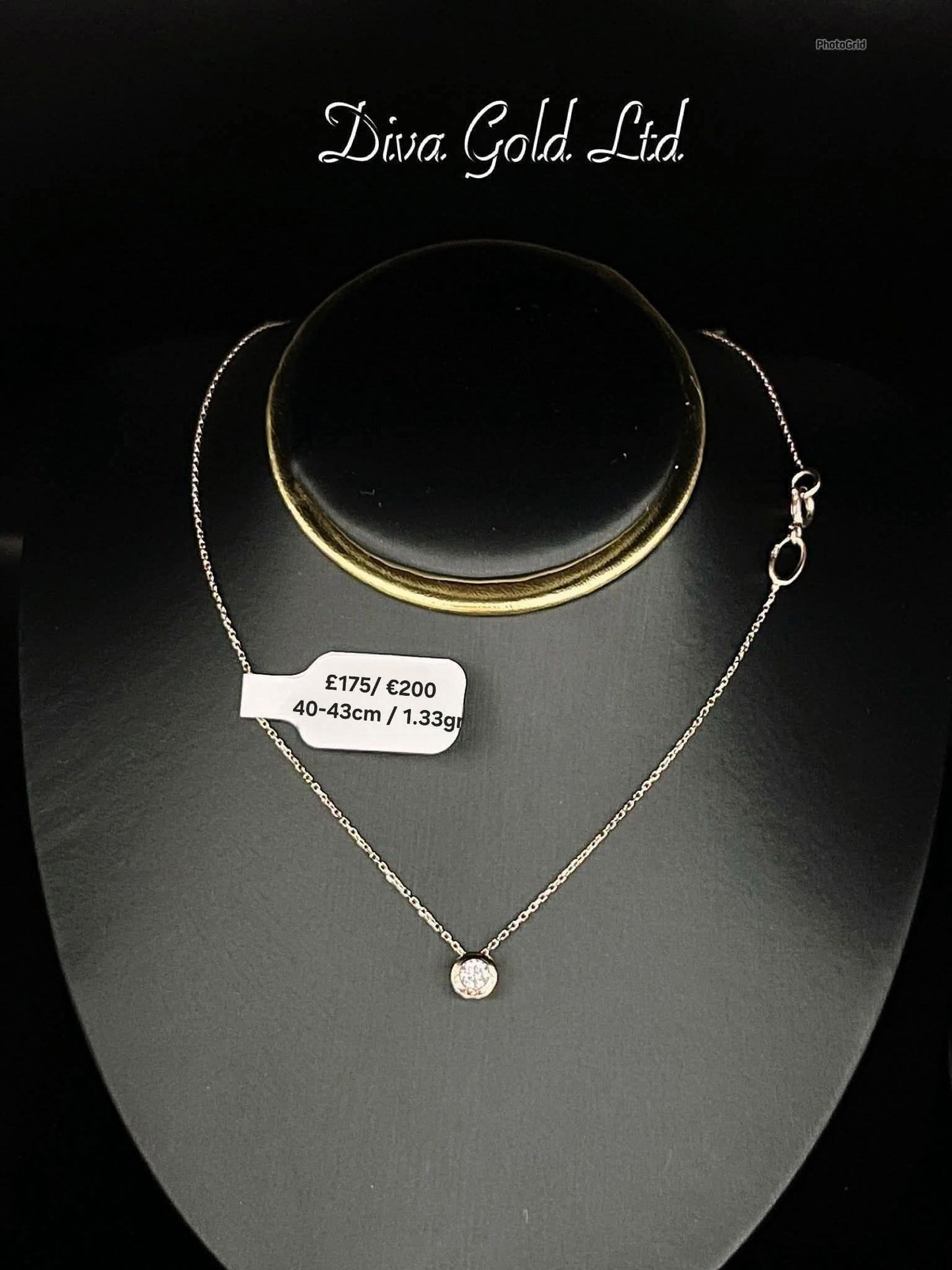 Gold Chain with pendant / white zircon stone. 40-43cm