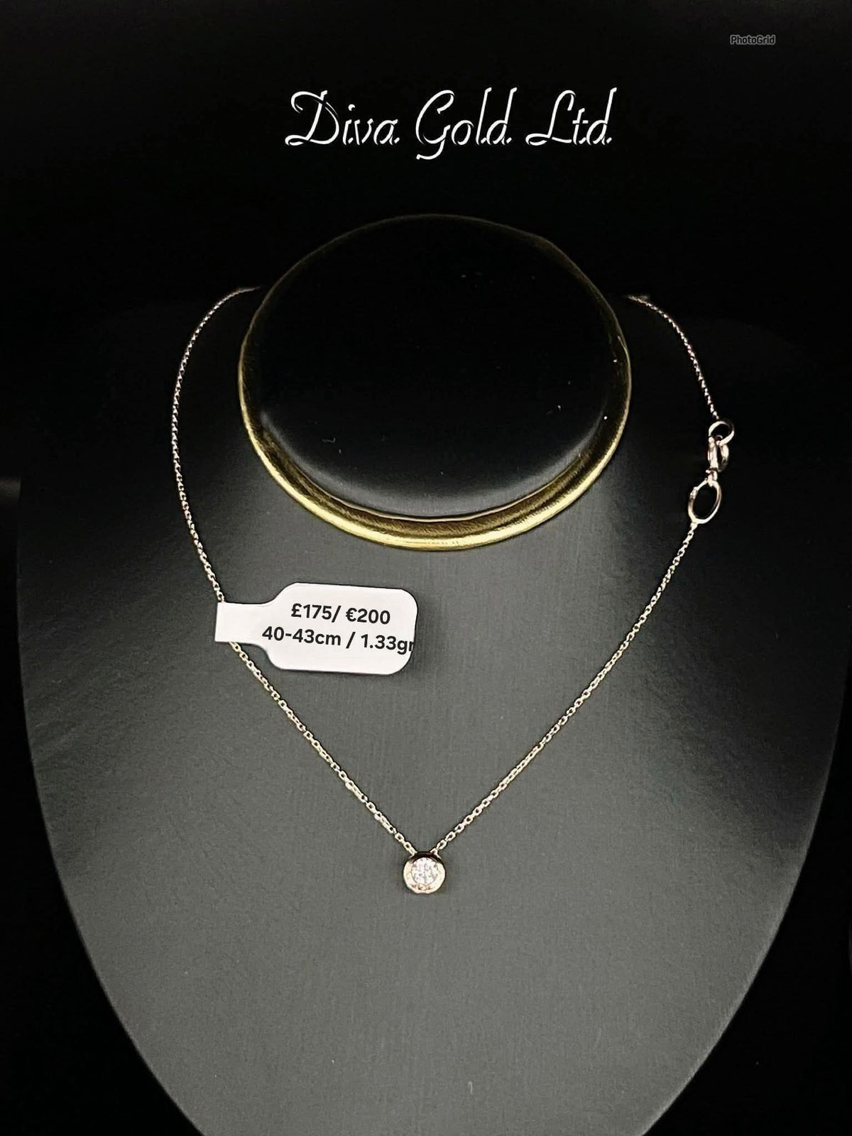Gold Chain with pendant / white zircon stone. 40-43cm
