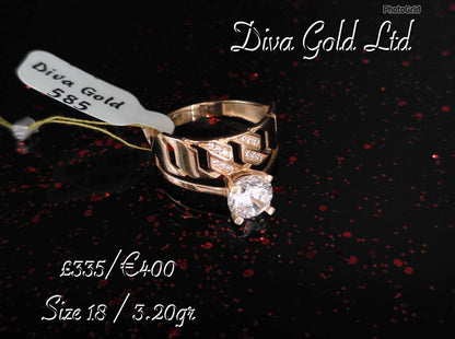 Gold 585 ring. Size 18