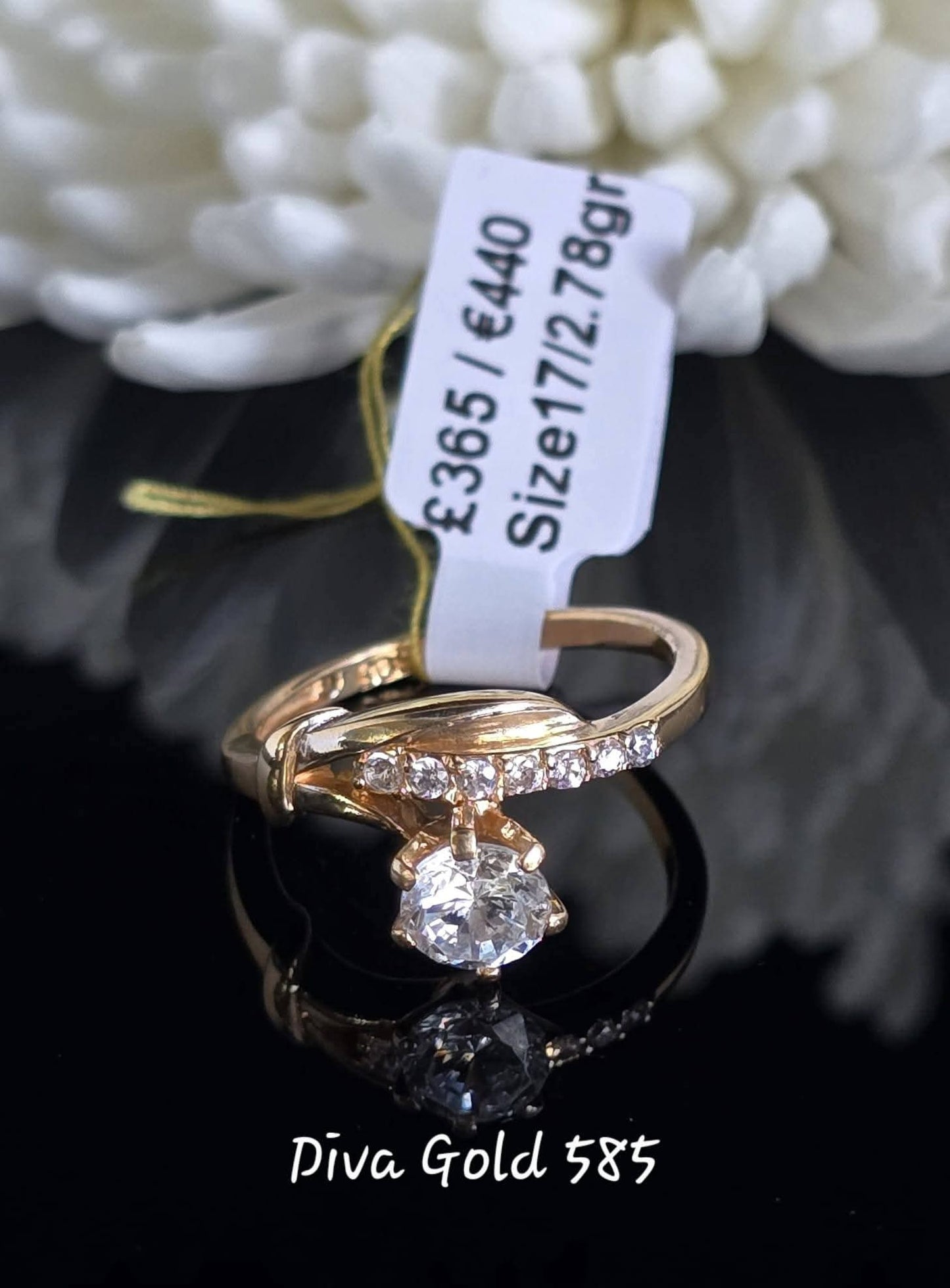 Gold women ring.Size 17