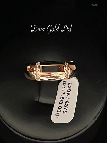 Gold ring with zircon stones Size 17.5