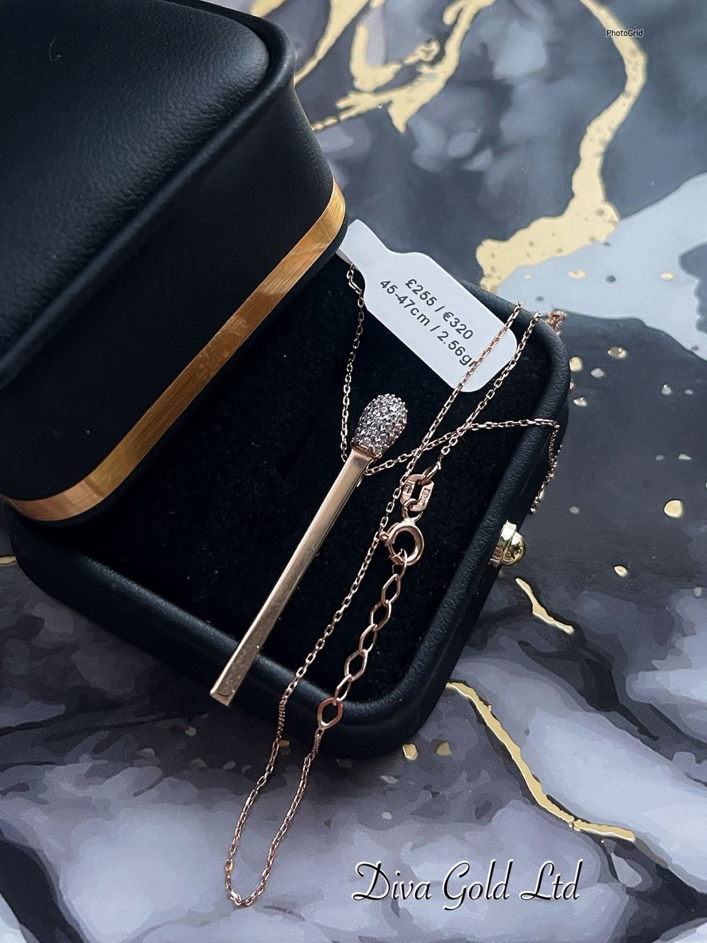 Gold chain with white zircon stones pendant. 45-47cm