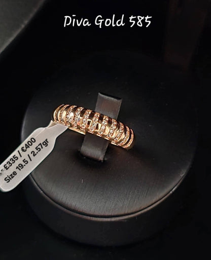 Gold women Ring with white zircon stones. Size 19.5