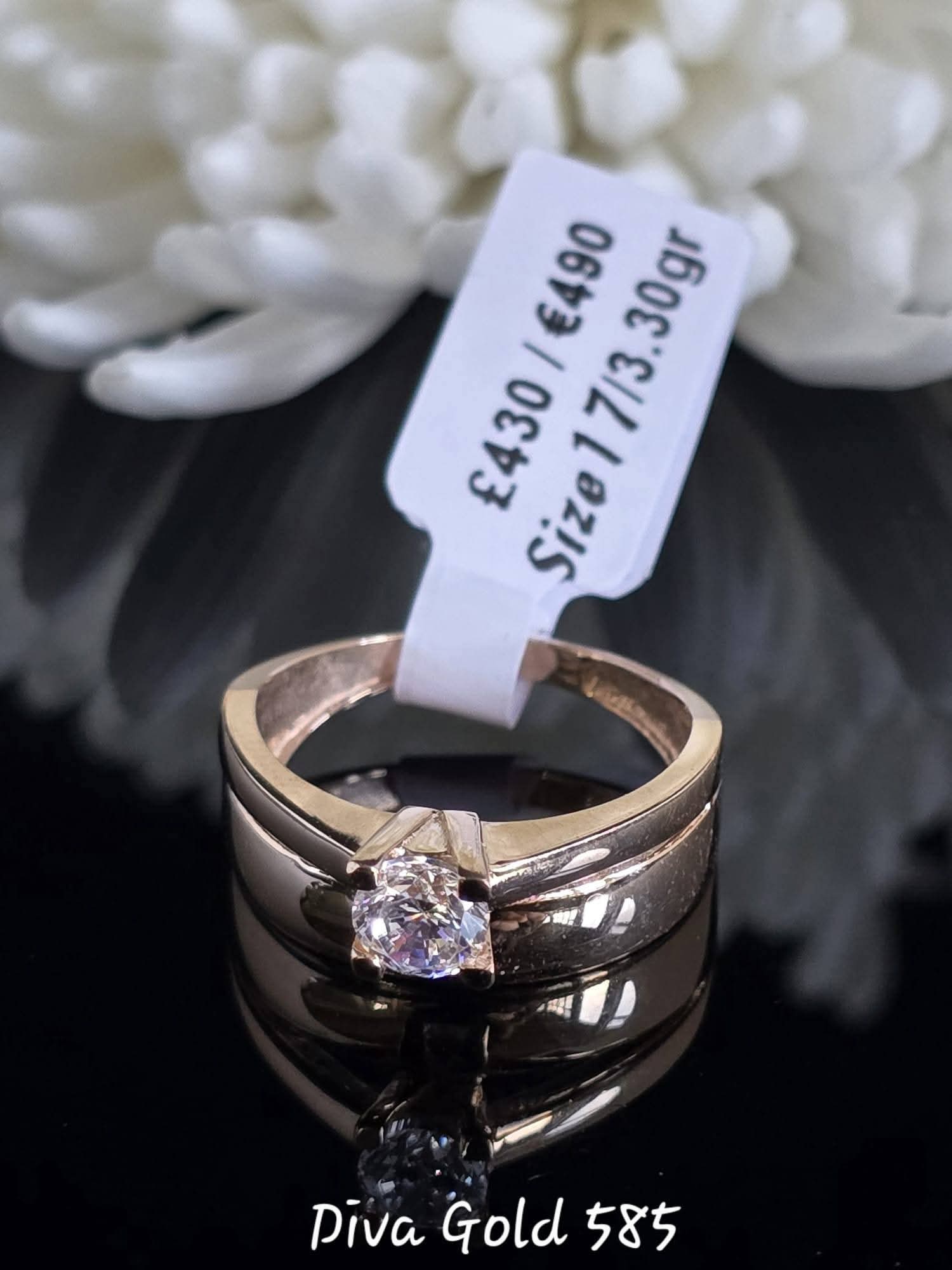 Gold women ring.Size 17