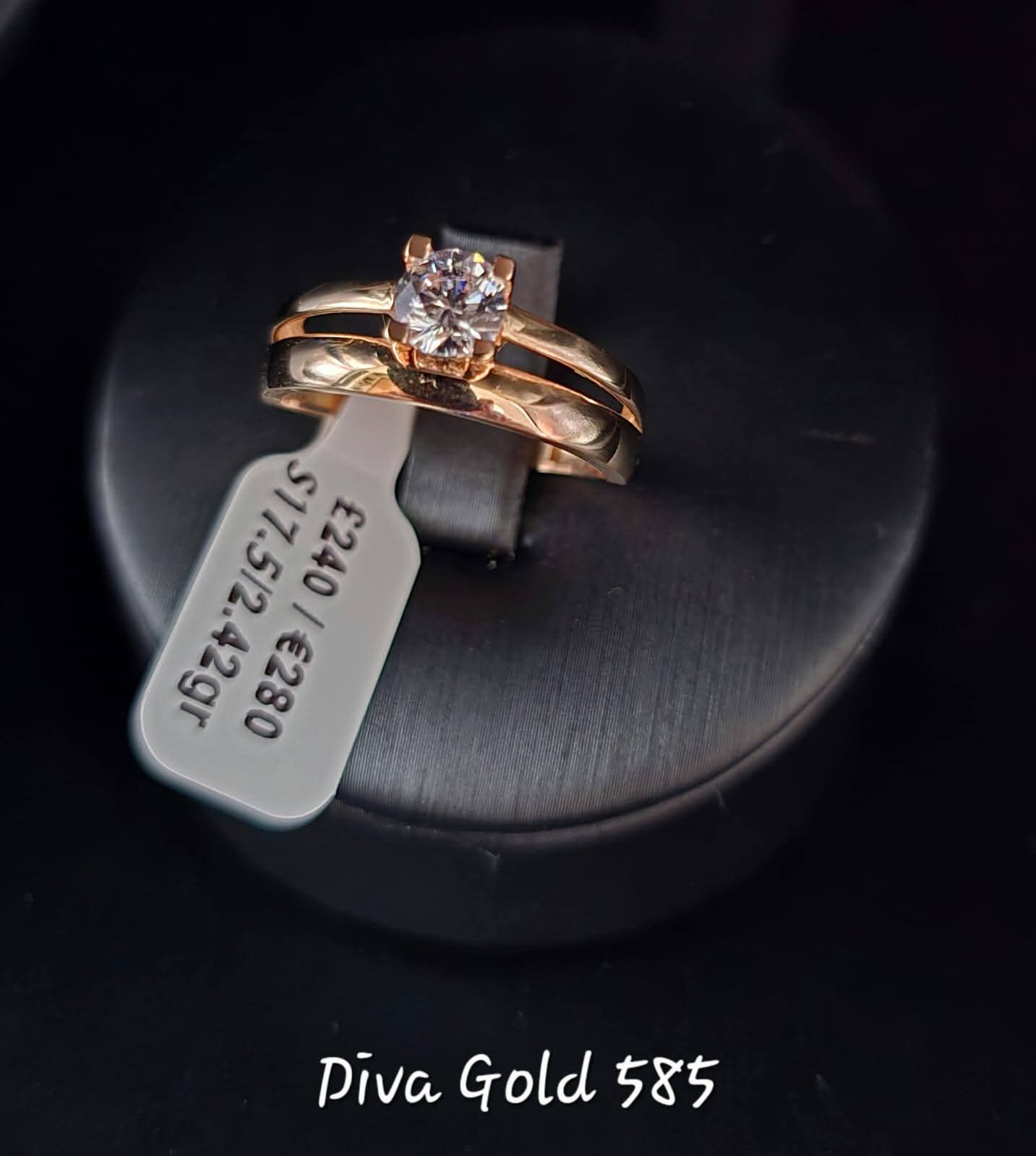 Gold double ring. Size 17.5